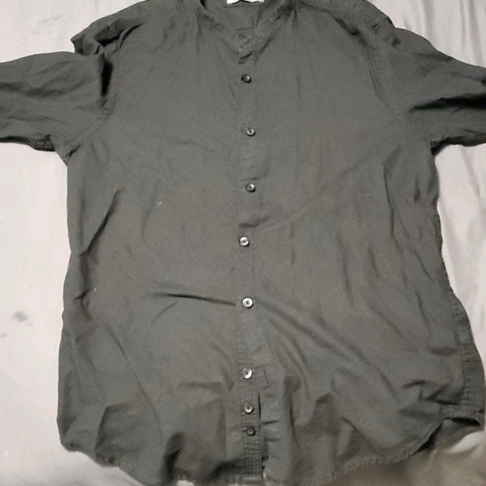 A granddad collar long-sleeved shirt